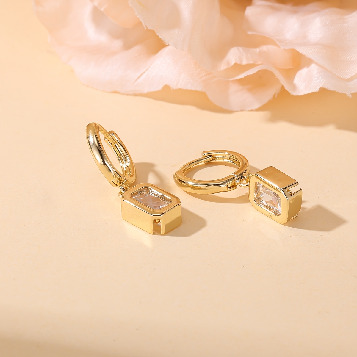 Women's Minimalist Luxury Style Rectangular Geometric Zirconia Earrings